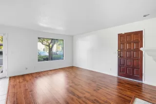 Photo #4: 250040016 Listing