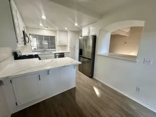 Photo #4: 250040105 Listing