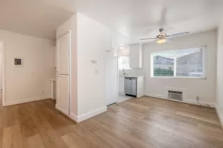 Photo #3: 250040120 Listing