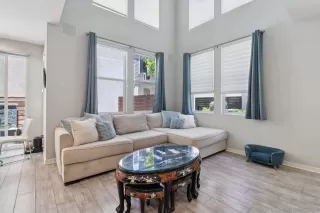 Photo #5: 250040161 Listing