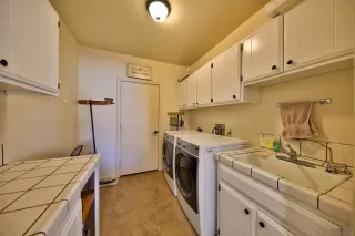 Photo #6: 250040364 Listing