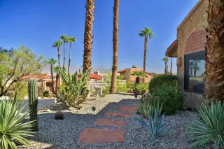 Photo #5: 250040369 Listing