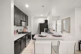 Photo #2: 250040500 Listing 