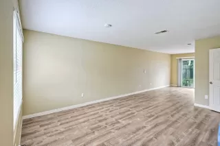 Photo #5: 250040504 Listing