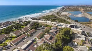 Browse active condo listings in SEABLUFFE