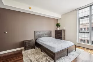 Photo #5: 250040597 Listing