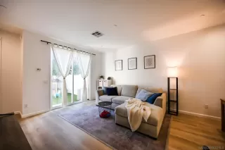 Photo #2: 250040618 Listing