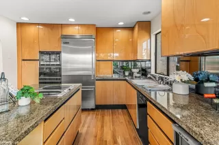 Photo #4: 250040622 Listing