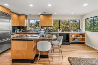 Photo #6: 250040622 Listing