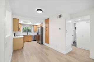 Photo #5: 250040640 Listing