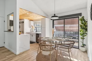 Photo #5: 250040661 Listing