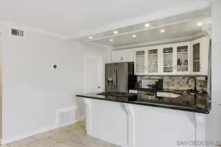 Photo #3: 250040891 Listing