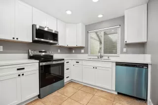 Photo #5: 250040896 Listing