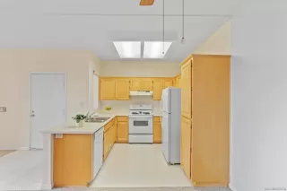 Photo #4: 250040903 Listing 