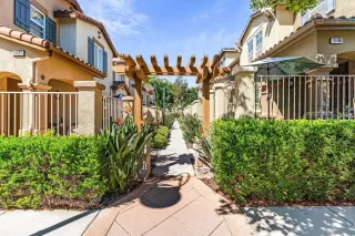 Photo #1: 250040992 Listing