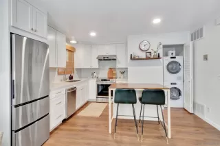 Photo #4: 250041019 Listing