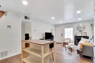 Photo #6: 250041019 Listing