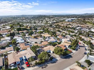 Photo #2: 250041080 Listing