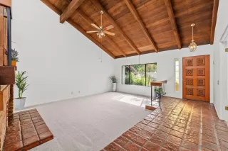 Photo #5: 250041136 Listing 