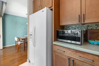 Photo #5: 250041201 Listing