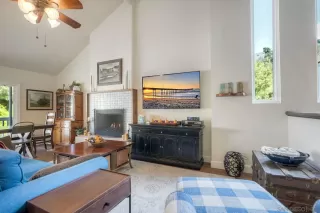 Photo #4: 250041218 Listing