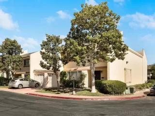 Browse active condo listings in BALBOA TOWERS