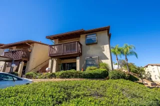 More Details about MLS # 250041404 : 440 W CITRACADO PARKWAY UNIT 16