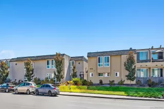 Browse active condo listings in BLOSSOM WALK