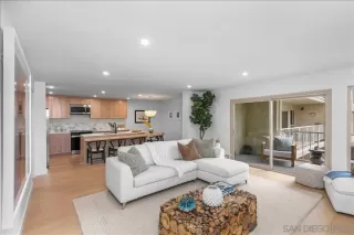 Photo #4: 250041649 Listing