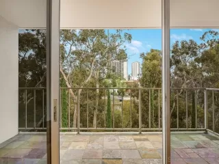 Photo #3: 250041668 Listing 