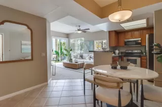 Photo #2: 250041716 Listing