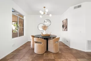 Photo #6: 250041808 Listing