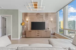 Photo #2: 250041853 Listing