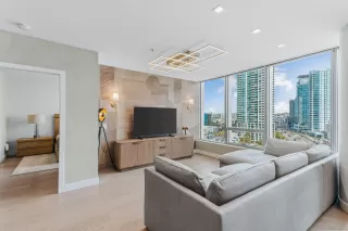 Photo #3: 250041853 Listing