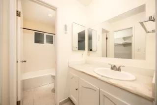 Photo #5: 250041875 Listing