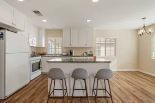 Photo #6: 250041878 Listing