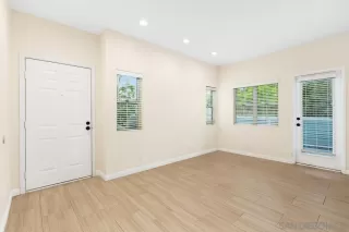 Photo #3: 250041896 Listing