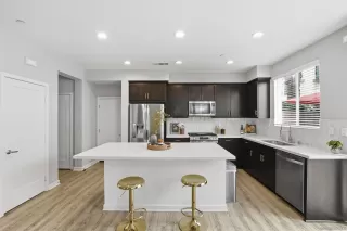 Photo #1: 250041915 Listing 