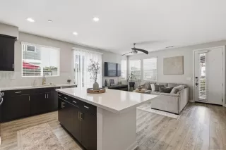 Photo #2: 250041915 Listing 