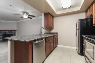 Photo #1: 250041916 Listing