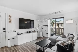 Photo #5: 250041934 Listing