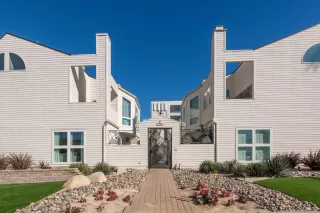 Photo #1: 250041935 Listing