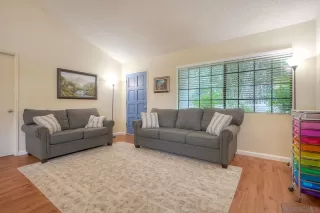 Photo #5: 250041947 Listing