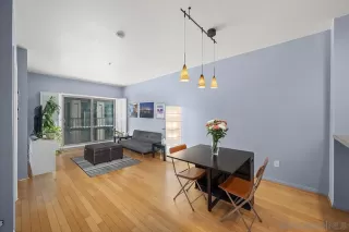 Photo #4: 250041952 Listing