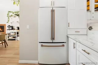 Photo #2: 250041958 Listing