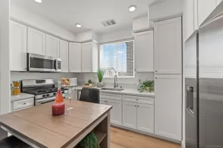 Photo #2: 250042051 Listing 