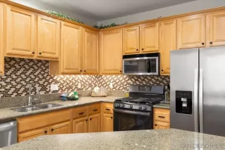 Photo #2: 250042176 Listing