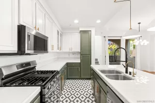 Photo #5: 250042296 Listing 