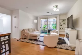 Photo #1: 250042338 Listing