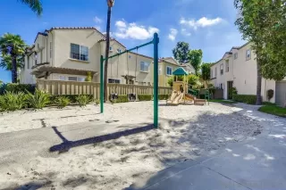Photo #5: 250042352 Listing